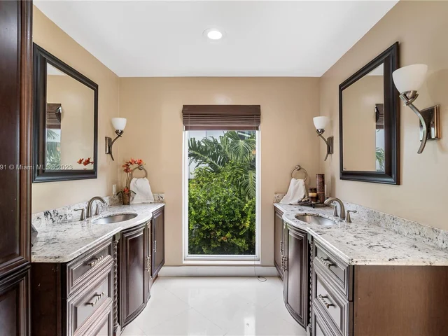 1801 Cleveland Rd, Miami Beach FL 33141