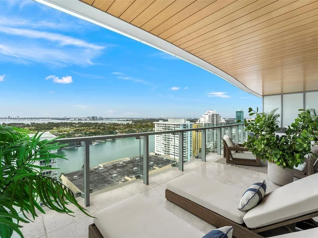 5775 Collins Ave # 1705, Miami Beach FL 33140