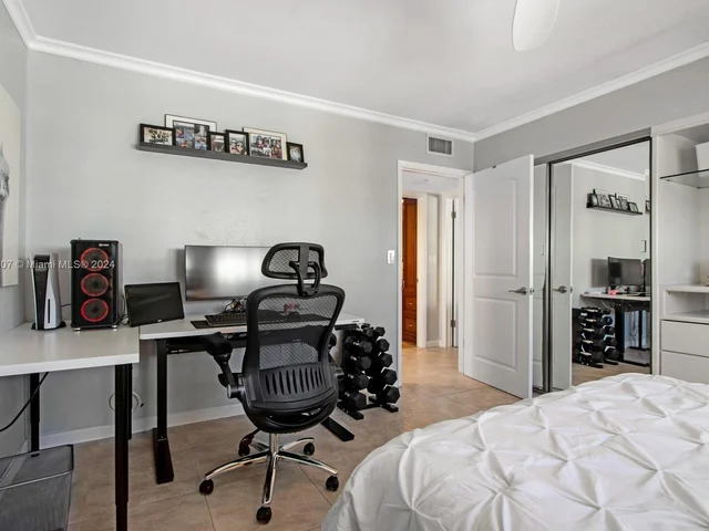 1701 S Ocean Dr # 903, Hollywood FL 33019