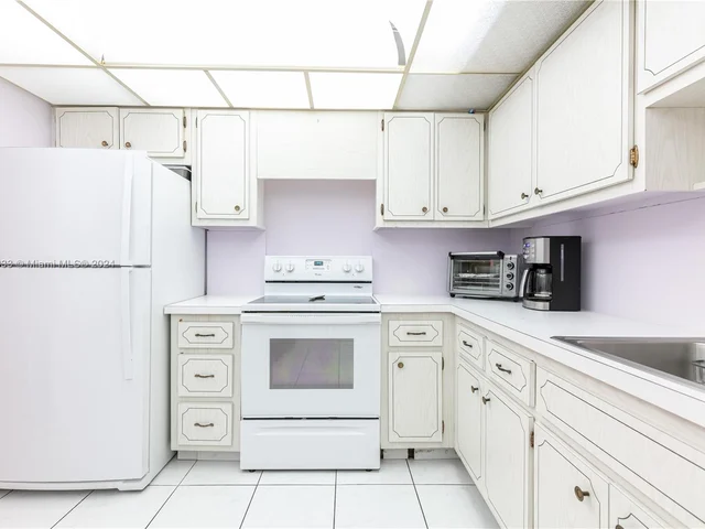 1600 S Ocean Dr # 10J, Hollywood FL 33019