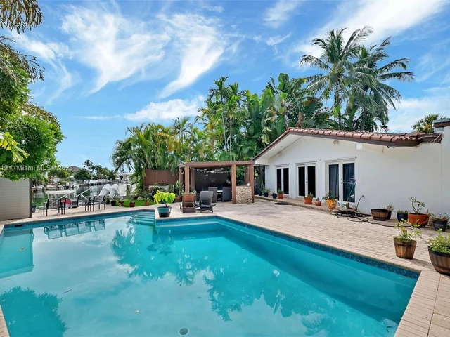 1805 NE 117th Rd, North Miami FL 33181