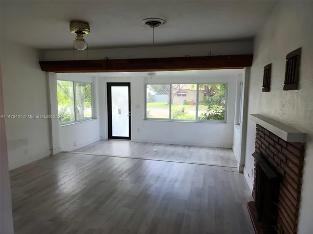 2615 Wilson St, Hollywood FL 33020