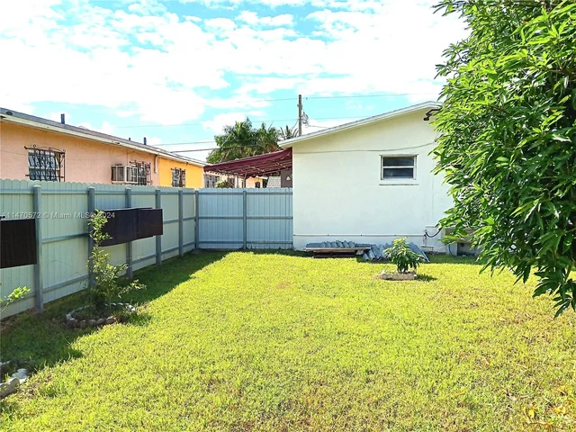 12215 SW 217th St, Miami FL 33170