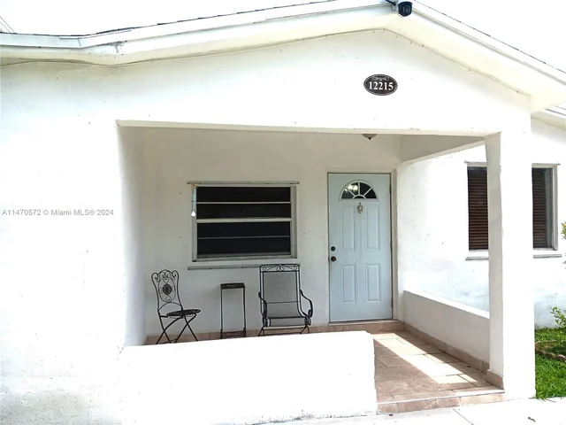 12215 SW 217th St, Miami FL 33170