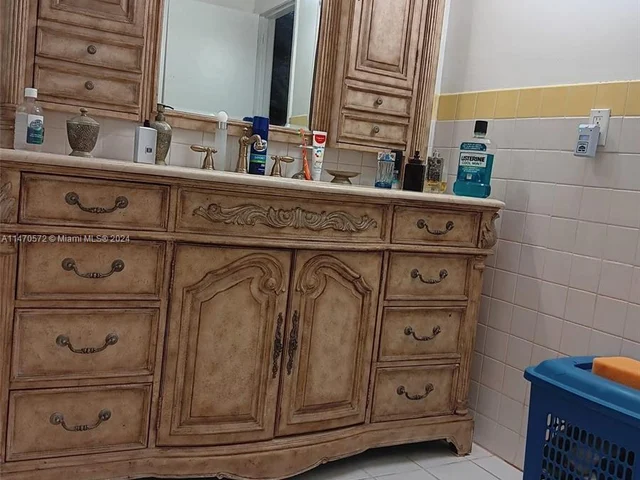 12215 SW 217th St, Miami FL 33170