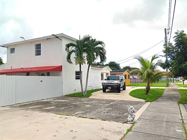 12215 SW 217th St, Miami FL 33170