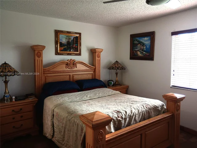 12215 SW 217th St, Miami FL 33170