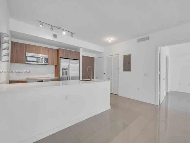 201 SW 17th Rd # 302, Miami FL 33129