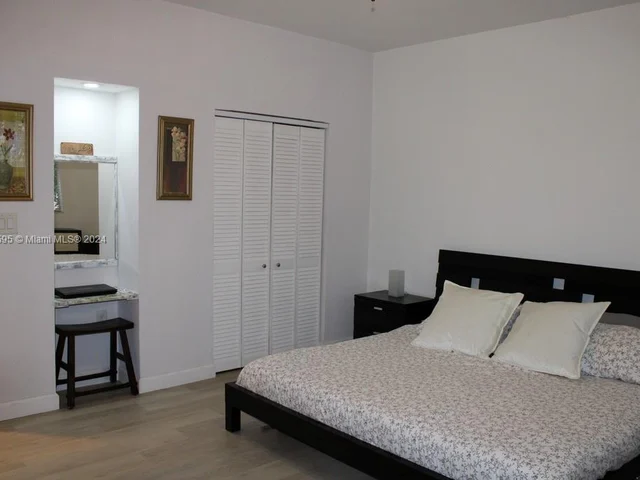 359 NE 32nd Ter, Homestead FL 33033