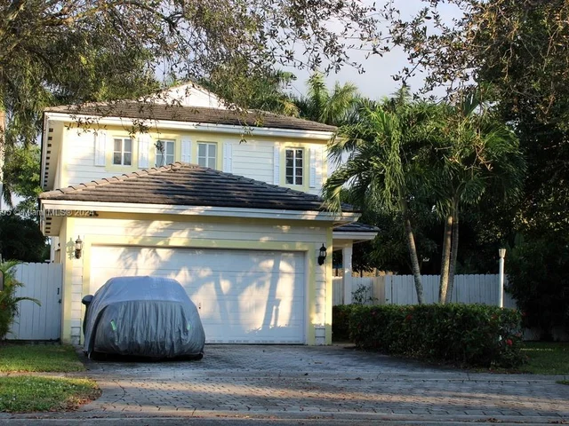 359 NE 32nd Ter, Homestead FL 33033