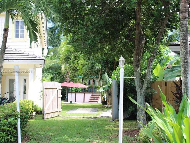 359 NE 32nd Ter, Homestead FL 33033