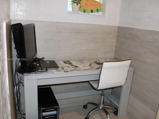 359 NE 32nd Ter, Homestead FL 33033