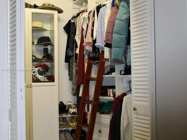 359 NE 32nd Ter, Homestead FL 33033