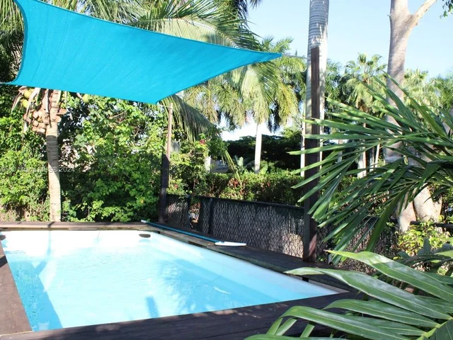 359 NE 32nd Ter, Homestead FL 33033