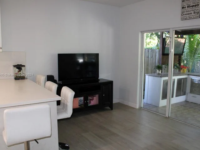 359 NE 32nd Ter, Homestead FL 33033