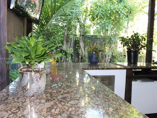 359 NE 32nd Ter, Homestead FL 33033