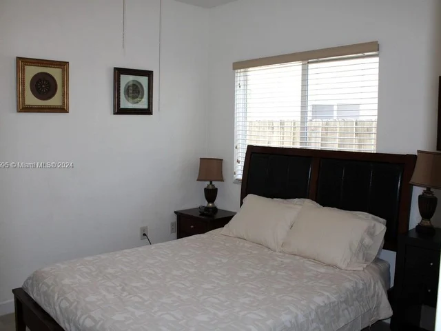 359 NE 32nd Ter, Homestead FL 33033