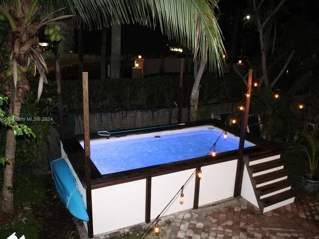 359 NE 32nd Ter, Homestead FL 33033