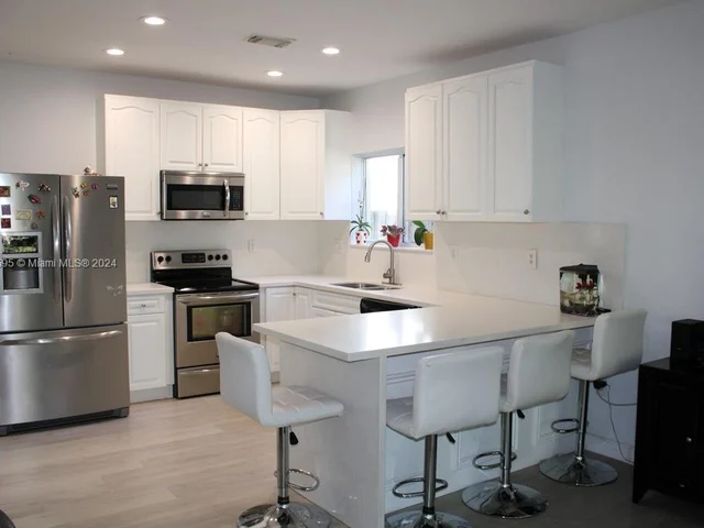 359 NE 32nd Ter, Homestead FL 33033