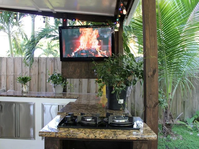 359 NE 32nd Ter, Homestead FL 33033