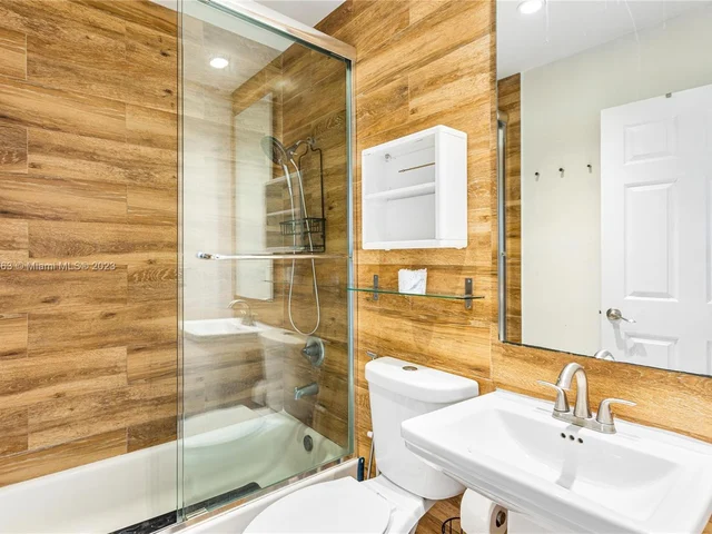 3154 SW 5th St # 1, Miami FL 33135