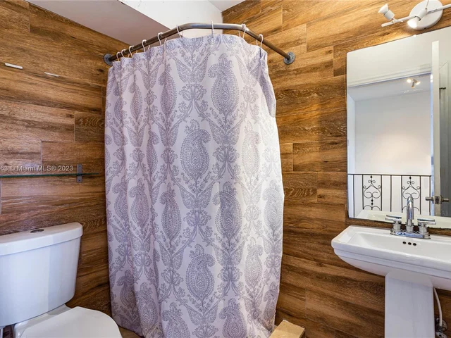 3154 SW 5th St # 1, Miami FL 33135