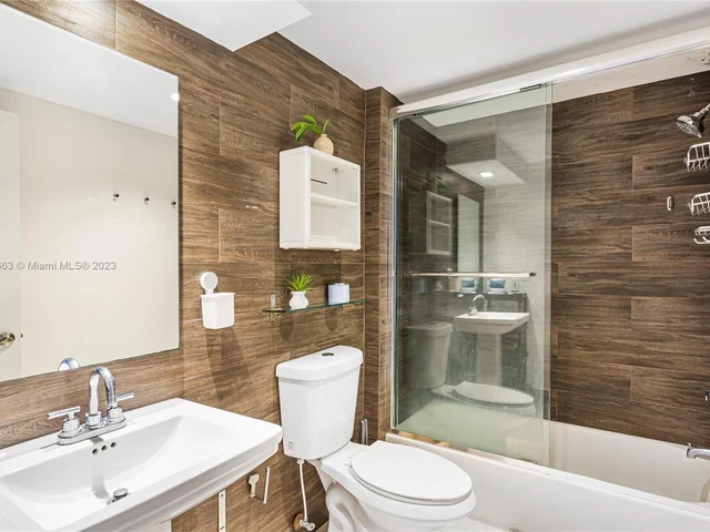 3154 SW 5th St # 1, Miami FL 33135