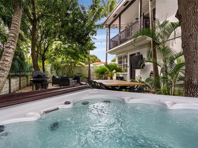 3154 SW 5th St # 1, Miami FL 33135