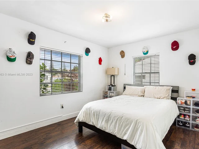 3154 SW 5th St # 1, Miami FL 33135