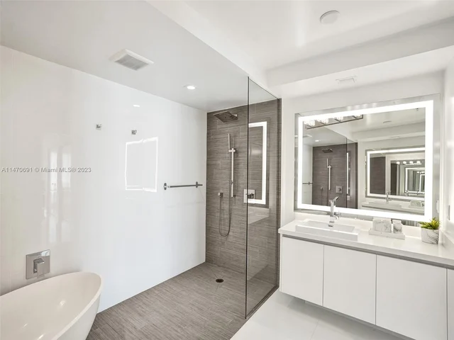 300 Sunny Isles Blvd # 1407, Sunny Isles Beach FL 33160