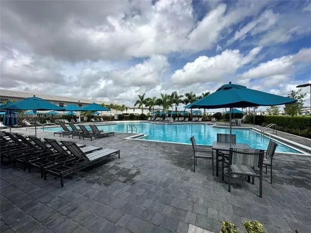 1806 SE 27th Rd # 1806, Homestead FL 33035