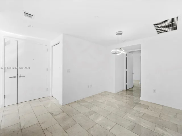 650 NE 32nd St # 3901, Miami FL 33137