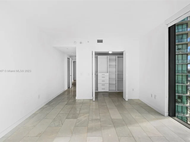 650 NE 32nd St # 3901, Miami FL 33137