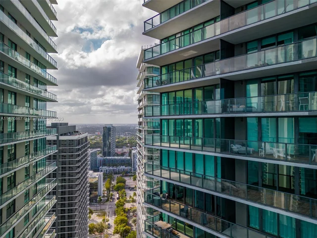 650 NE 32nd St # 3901, Miami FL 33137