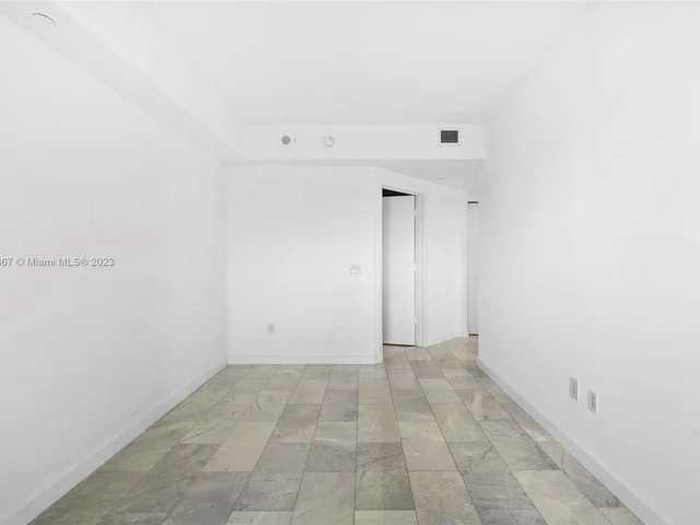 650 NE 32nd St # 3901, Miami FL 33137