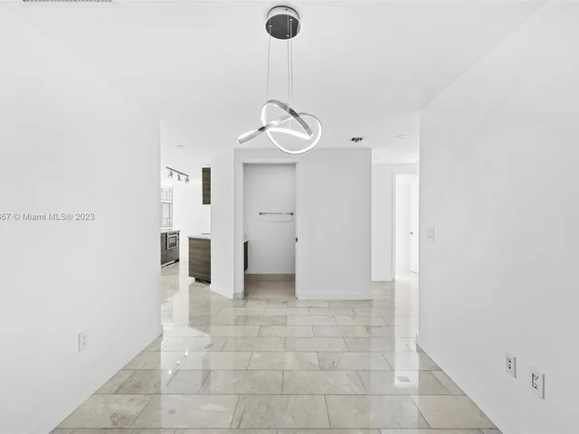 650 NE 32nd St # 3901, Miami FL 33137