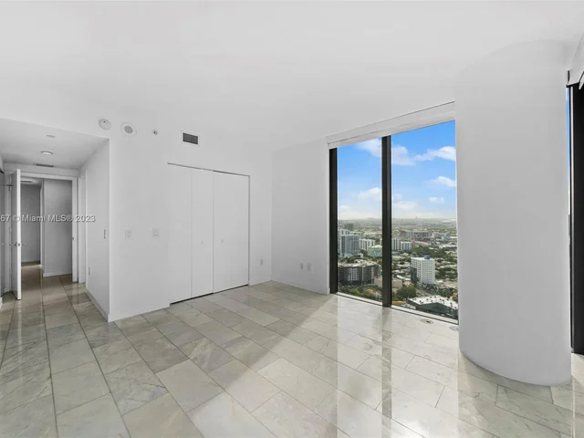 650 NE 32nd St # 3901, Miami FL 33137