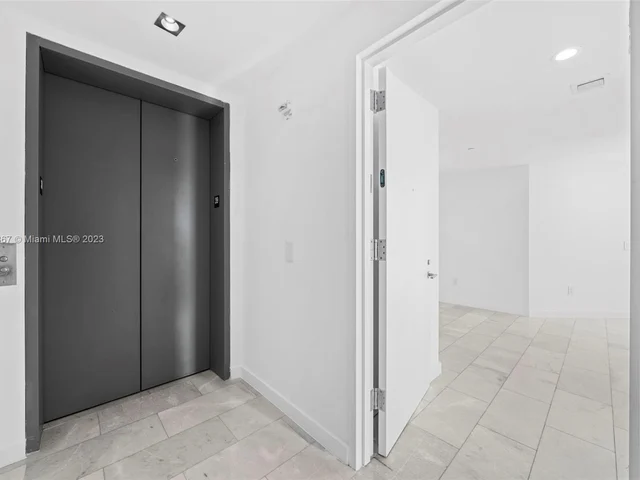 650 NE 32nd St # 3901, Miami FL 33137