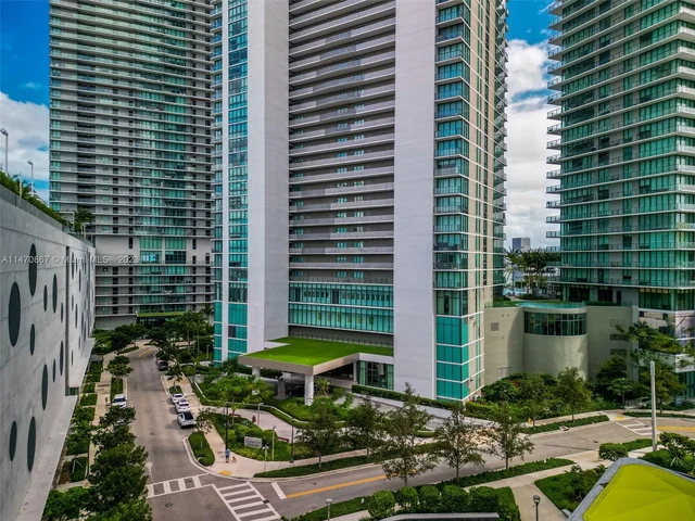 650 NE 32nd St # 3901, Miami FL 33137