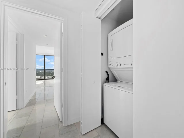 650 NE 32nd St # 3901, Miami FL 33137