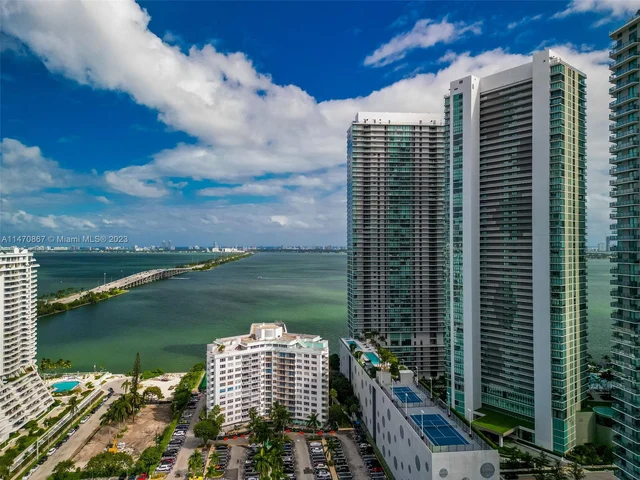 650 NE 32nd St # 3901, Miami FL 33137