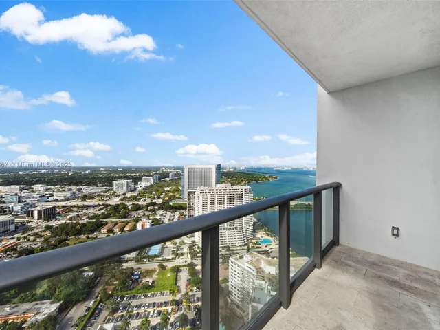 650 NE 32nd St # 3901, Miami FL 33137
