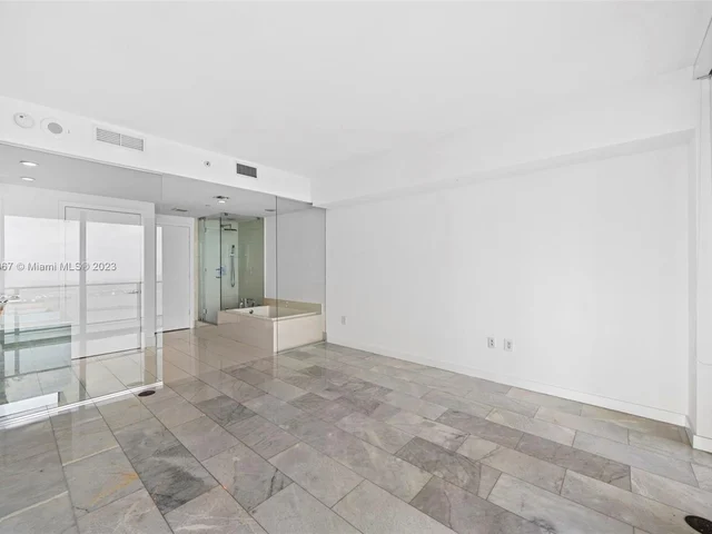 650 NE 32nd St # 3901, Miami FL 33137