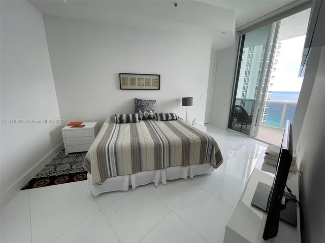 15811 Collins Ave # 3403, Sunny Isles Beach FL 33160