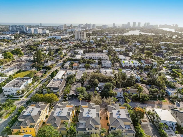 837 NE 16th Ter, Fort Lauderdale FL 33304