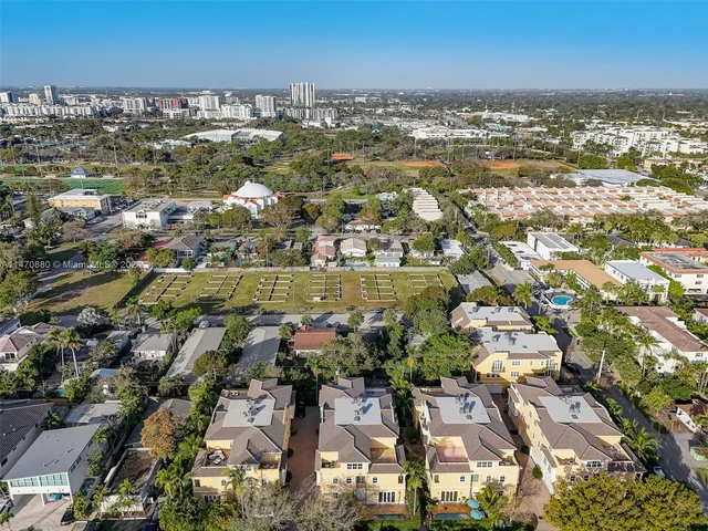 837 NE 16th Ter, Fort Lauderdale FL 33304