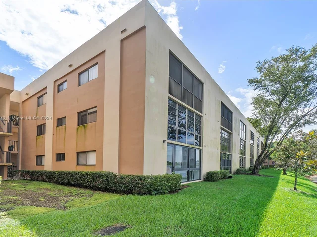 7314 Ashmont Cir # 105, Tamarac FL 33321