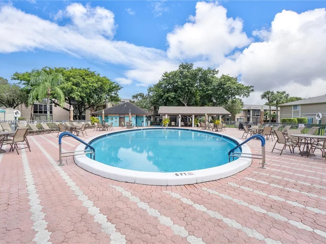 7314 Ashmont Cir # 105, Tamarac FL 33321