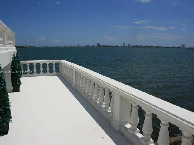 10875 N BAYSHORE DR, Miami FL 33161