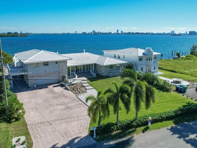 10875 N BAYSHORE DR, Miami FL 33161